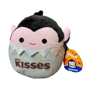 Waylee Hershey Halloween Squad Vampire 8" Squishmallow